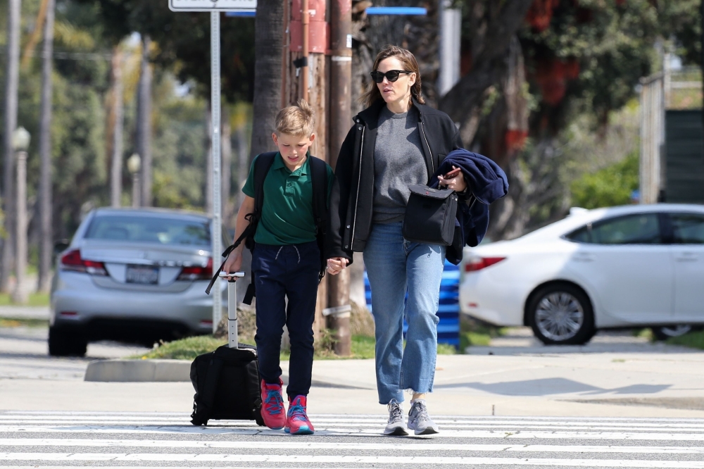 April-17-Out-and-About-with-Samuel-In-Santa-Monica-003.jpg